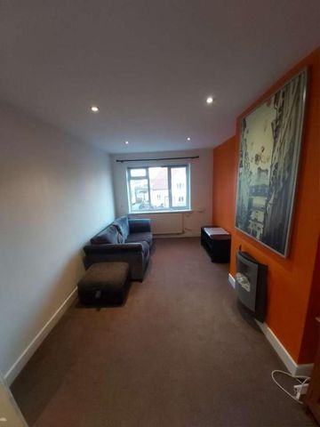 King Lane, Moortown, Leeds, LS17 - Photo 5
