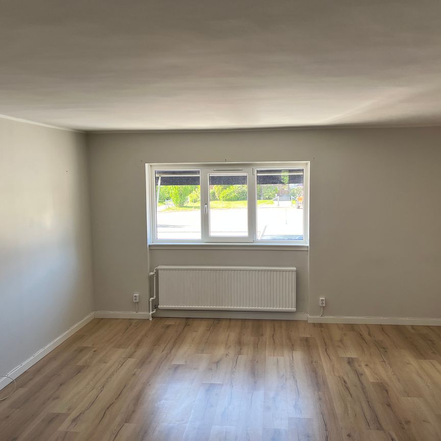 Lidköpingsvägen, Skara - Foto 1