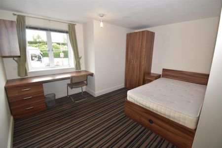 5 bedroom flat to rent - Photo 3