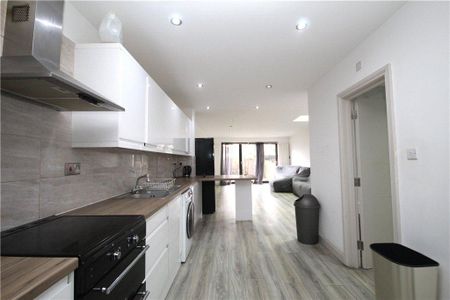 2 bedroom maisonette to rent - Photo 4