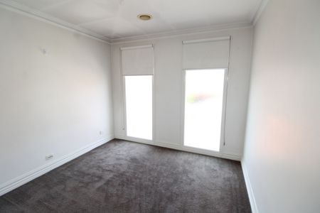 Lifestyle & Location Combined Two-Storey Townhouse - Photo 3