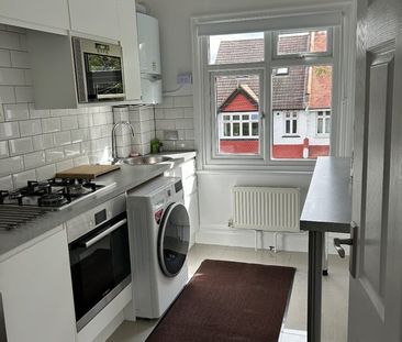 1 Bed Flat, South Croydon, CR2 - Photo 2
