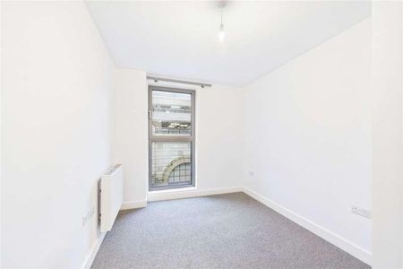 Cromwell Road, Redhill, Surrey, RH1 - Photo 3