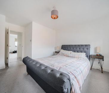 3 bedroom semi-detached house to rent - Photo 6