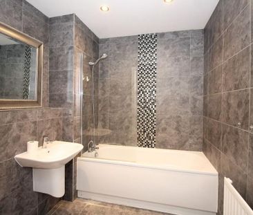 4 bedroom terraced house to rent - Photo 3