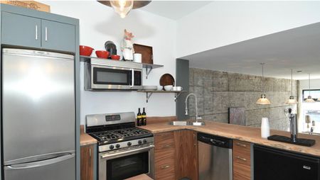 For Lease - 726 Gerrard Street Unit# Main, Toronto, Ontario - Photo 4