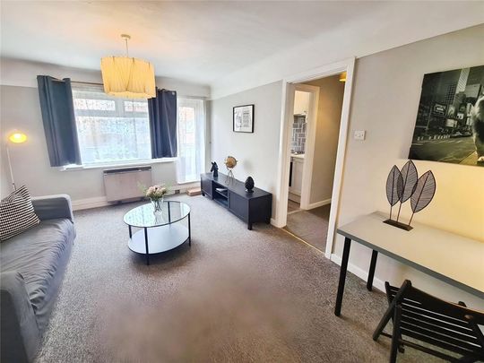 1 bedroom flat to rent - Photo 1