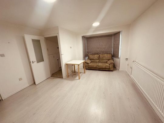 2 bedroom maisonette to rent - Photo 1