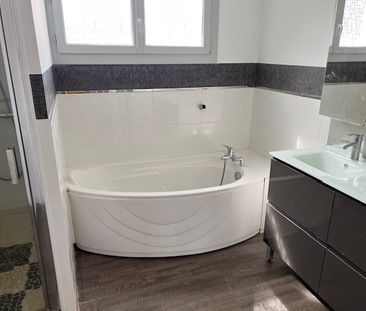 Location Maison 5 pièces 110m² COGNAC 16100 - Photo 4