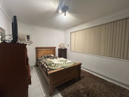 Cozy Family Home in a Hassle Free Location! - Photo 2