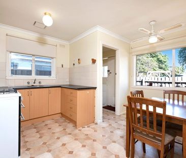 Charming Unit - Photo 4