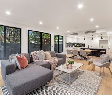 Architectural Ease Meets Family Prestige - 4 bedrooms, 3 Bathrooms ... - Photo 4
