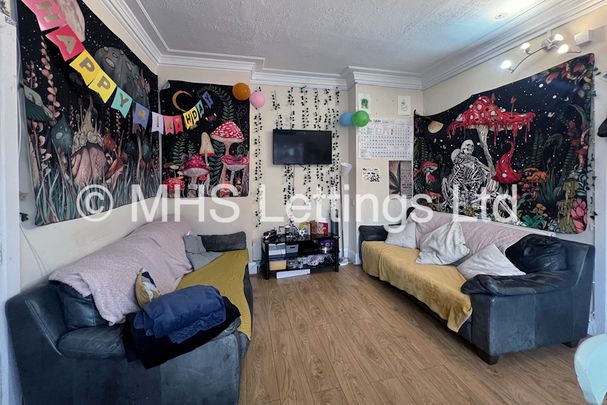 4 Bedroom End Terraced House for rent in Estcourt Avenue - Photo 1