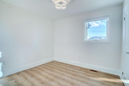 For Lease - 76 North Park Drive, Toronto, Ontario - Photo 3