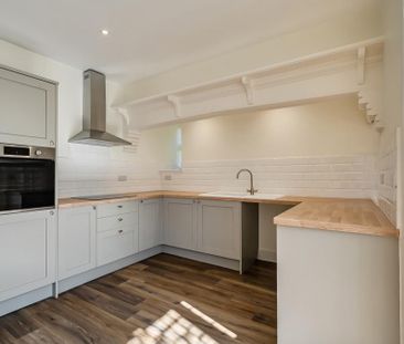 3 bedroom detached house to rent - Photo 5