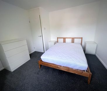 4 bedroom terraced house to rent - Photo 5