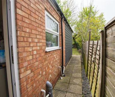 6 bedroom house to rent - Photo 2
