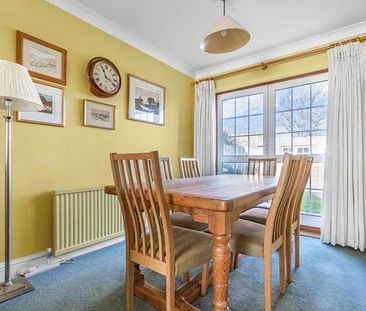 Shaftesbury Crescent, Staines-upon-thames, TW18 - Photo 4