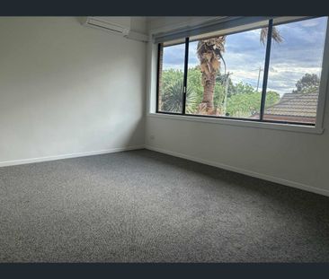 3/99 Willesden Road, Hughesdale, Vic 3166 - Photo 1