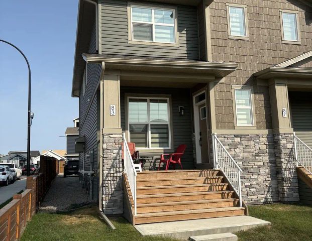 Executive 3-Bedroom Semi-Detached Home in Livingston | Available October 1 — 3 Bedrooms Duplex - Photo 1