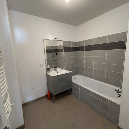 Location Appartement 3 pièces 66m² CENON 33150 - Photo 3