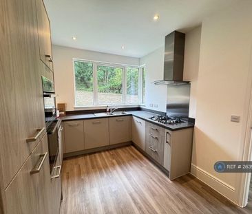 3 bedroom semi-detached house to rent - Photo 5