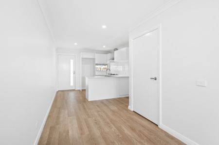 Modern 3x2 Home In Somerville - Photo 2