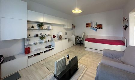 ARETÉ REAL - PRENÁJOM ZARIADENÉHO 1-IZBOVÉHO BYTU V PEZINKU, BYSTRICKÁ - Fotografia 2