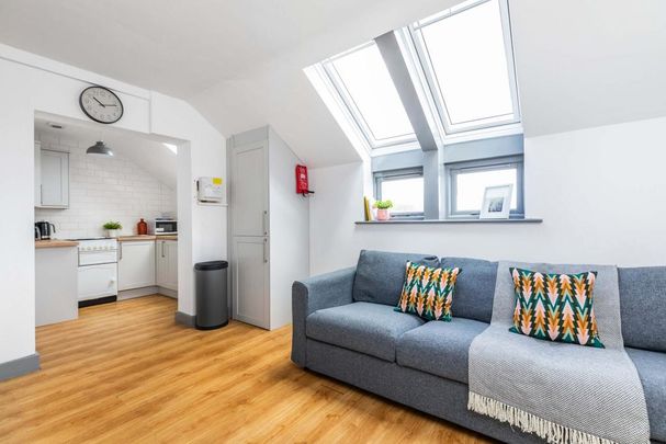 3 bedroom flat to rent - Photo 1