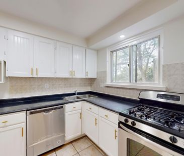 For Lease - 400 bloor Street Unit# 64, Mississauga, Ontario - Photo 4