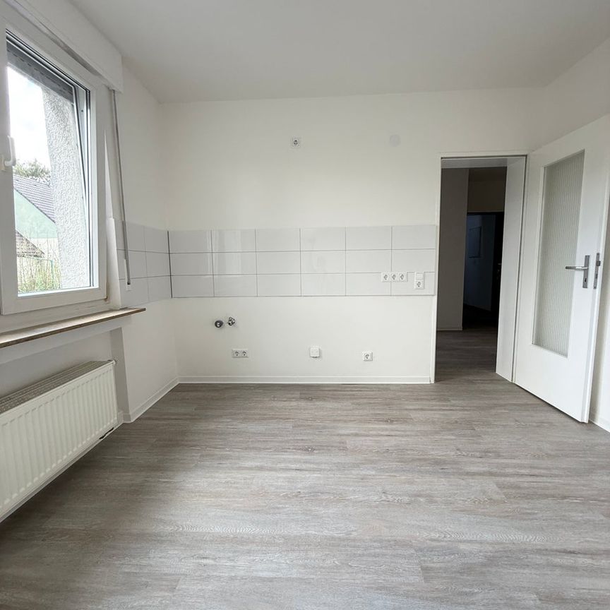 Frisch renovierte 2-Zi.Whg. mit Tageslichtbad und Balkon - Photo 1