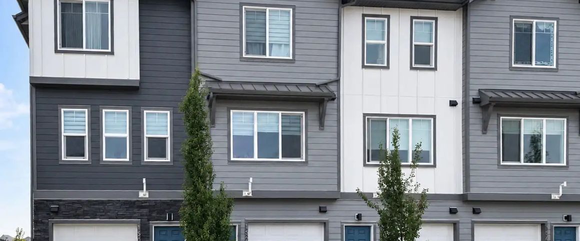 3 BRM BRAND NEW UNFURNISHED TOWNHOME | SPRINGBANK HILL | ALL UTILITIES INCLUDED — 3 Bedrooms+ Den Townhouse - Photo 1