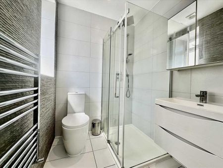 2 bedroom apartment to rent - Photo 4
