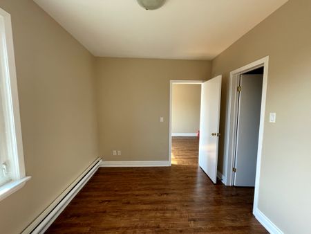 For Lease - 2033 Dufferin Street Unit# 2nd Flr Front, Toronto, Ontario - Photo 3