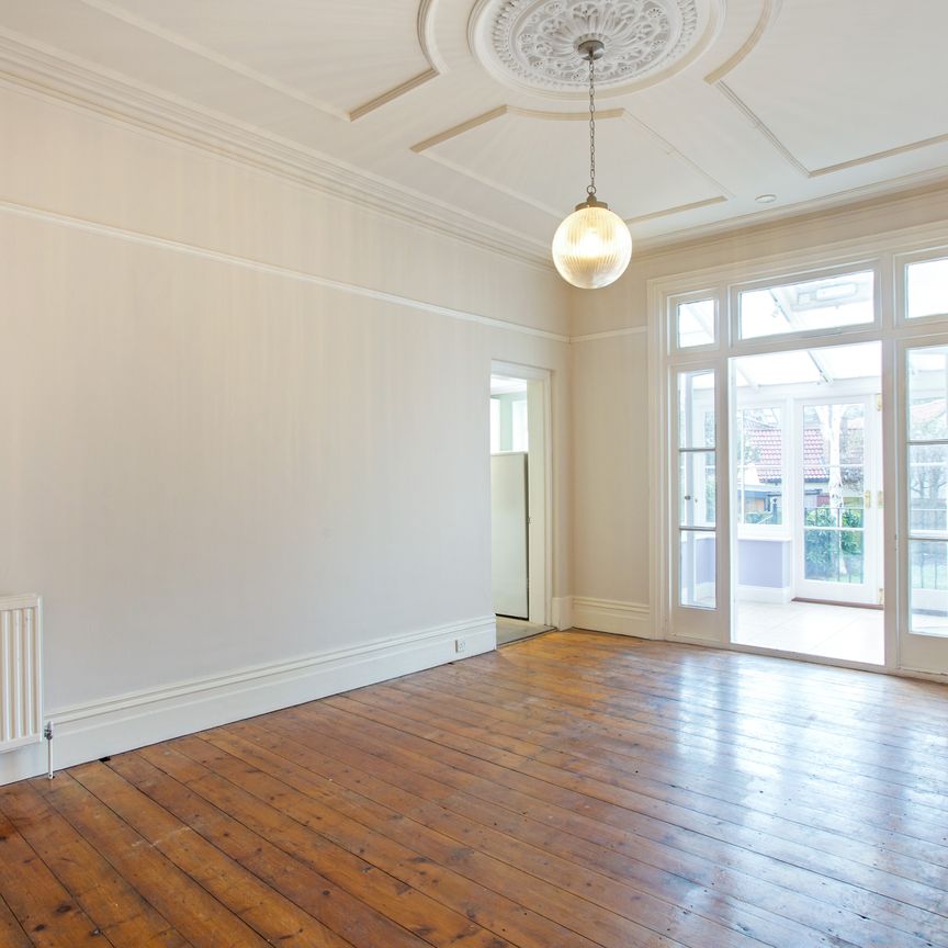 Lebanon Park, Twickenham, TW1 flat to rent - Photo 1