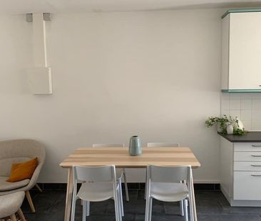 For rent – 2.5 room furnished apartment in Pâquis, Geneva - Photo 2