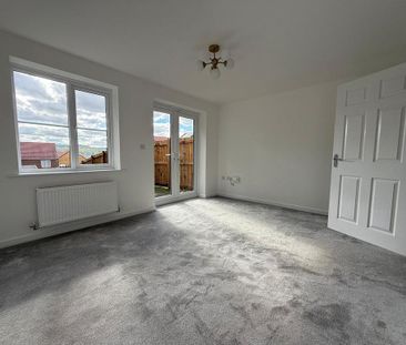 3 bedroom semi-detached house to rent - Photo 1