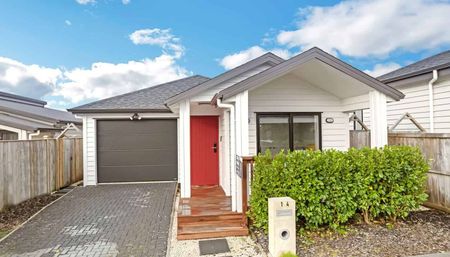 Modern Comfort Meets Charm - 4-Bedroom Family Home - Photo 2