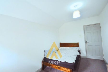 6 bedroom terraced house to rent - Photo 4