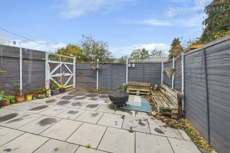 2 bedroom end of terrace house to rent - Photo 3