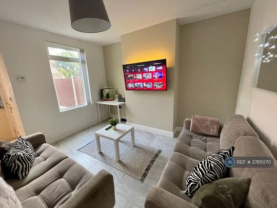 5 bedroom terraced house to rent - Photo 1