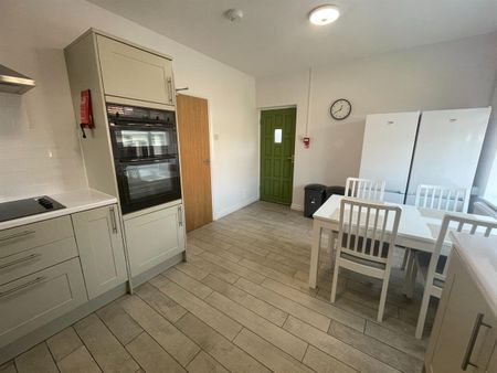 Room 4, Nantwich Road, Crewe, CW2 - Photo 5