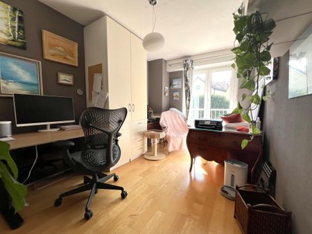 5.5-room semi-detached villa with terrace and garden - Photo 2