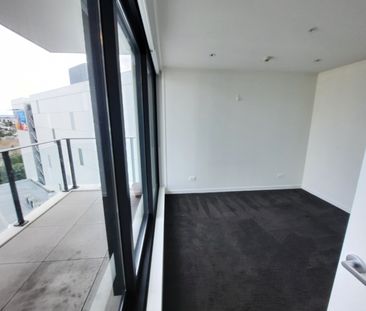 Spacious One Bedroom in SugarTree - Photo 4