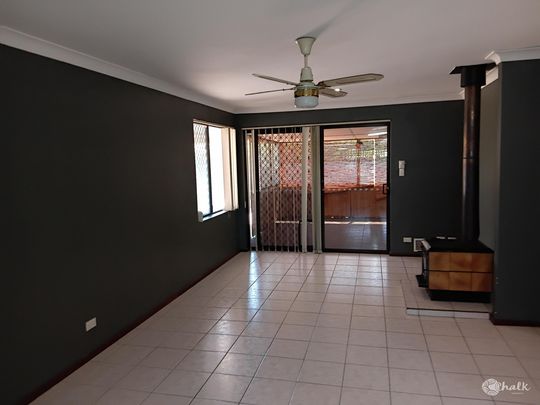 FAMILY HOME IN GREAT LOCATION !! - Photo 1