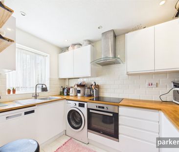 Chicory Close, Earley, Reading, Berkshire, RG6 - Photo 5