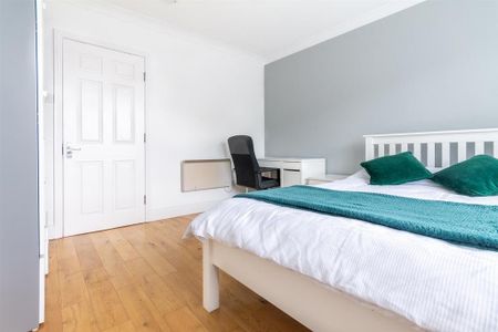 4 bedroom flat to rent - Photo 5