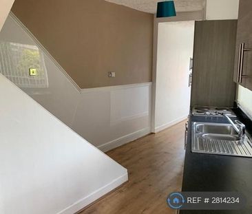 2 bedroom end of terrace house to rent - Photo 5