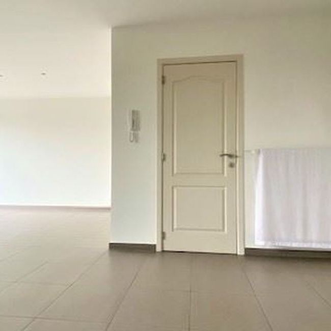 Appartement te huur in Hamme voor € 880 met 2 slaapkamers - Foto 1