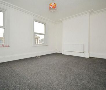 2 bedroom maisonette to rent - Photo 3